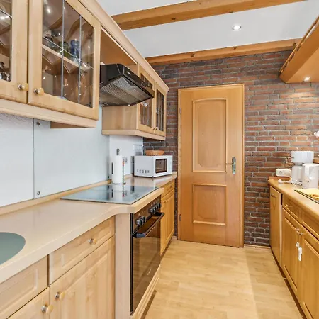 3 Bedroom Cozy In Ferienhaus