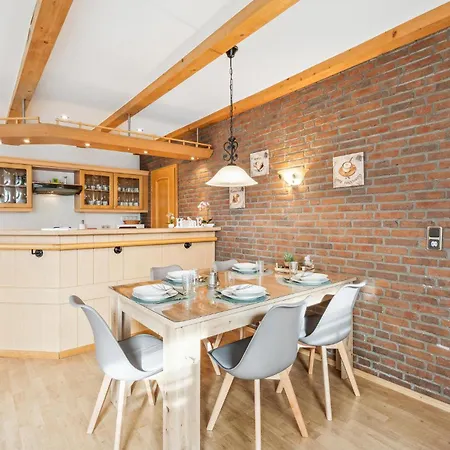 3 Bedroom Cozy In *