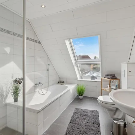 3 Bedroom Cozy In Ferienhaus *