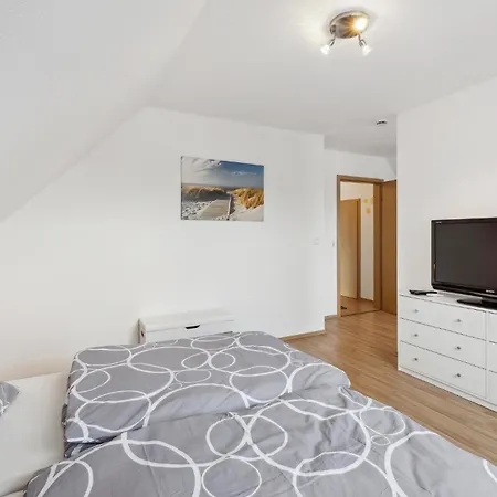3 Bedroom Cozy In * Südbrookmerland